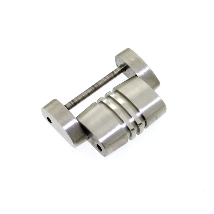 Corum Maglia in acciaio misure 20 x 9,5 x 4 mm