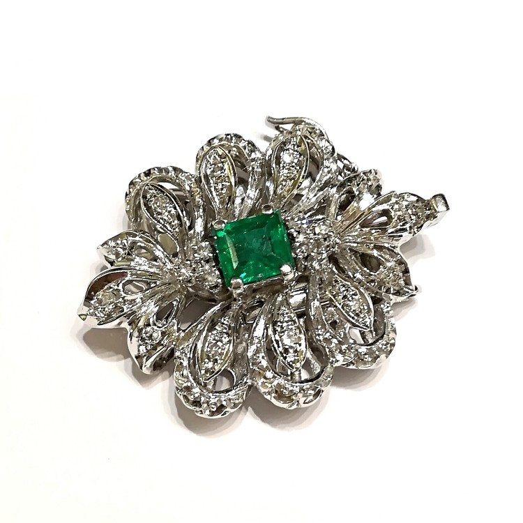 Chiusura Perle Smeraldo Diamanti ct 0,19 Oro 18 kt