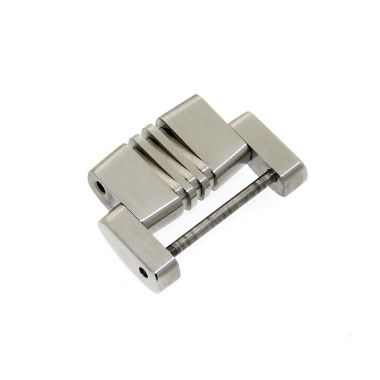 Corum Maglia in acciaio misure 20 x 9,5 x 4 mm