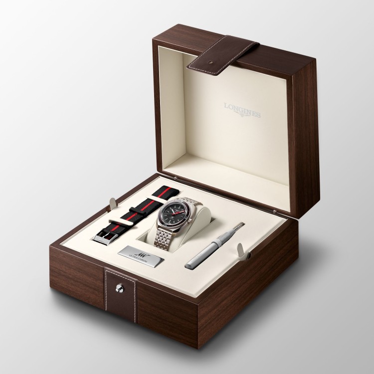 LONGINES Heritage Ultra-Chrom  L2.836.4.52.9 con data 43 mm Automatico Water Resistant 30 bar