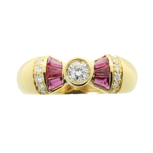 Anello Rubino Diamanti ct 0,24 + 0,13 Oro 18 kt