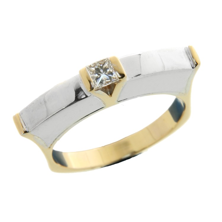 Anello Solitario Diamante ct Princess 0,23 Oro 18 kt