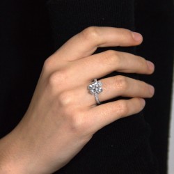 Anello Fiore Diamanti ct 0,19 F VVS Oro 18 kt 4,9 gr 2
