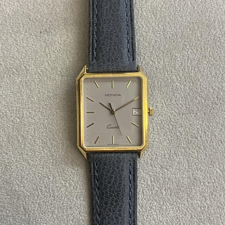 Mondia Orologio 04 0050 412 a carica manuale 29,5 x 27 x 6 mm.