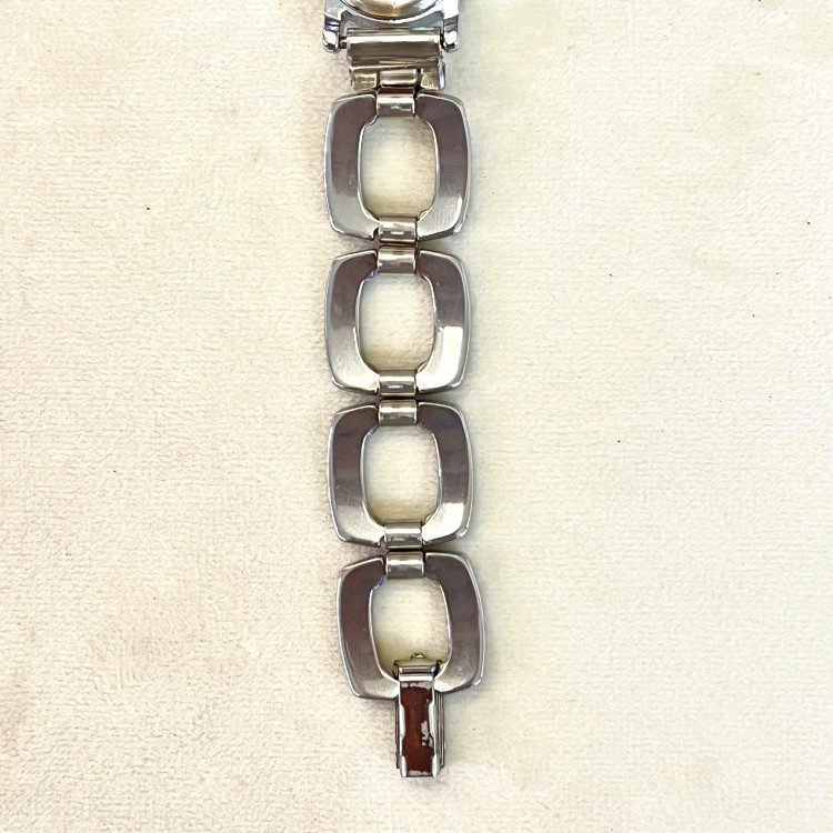 Timex Elisse Ovale Lungo Orologio 519.105 a carica manuale 37,5 x 20 x 7,5 mm.