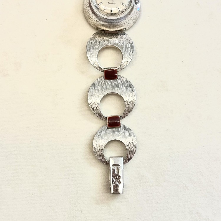 Timex Orologio Braccale Placche Rotonde Satinate a carica elettrica 29,5 x 14,5 mm