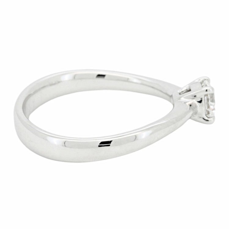 Anello Solitario Diamante Modello 4VAS ct 0,40 E VS2 VG VG EX Oro bianco 18 kt HRD 180000169661 iscrizione Laser 3,70 gr