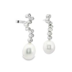 Orecchini Pendenti Perla Acqua Dolce 8 mm Diamanti ct 0,25 Oro 18 kt 2