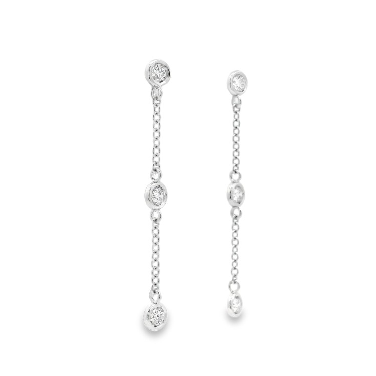 Orecchini Modello T con 6 Diamanti Oro Bianco 750 18 kt con Diamanti Taglio a Brillante ct 0,44 EF VS 3,11 gr