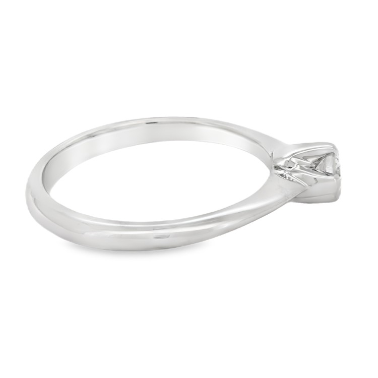 Anello Solitario Diamante ct 0,18 F VVS Oro 18 kt 3,23 gr