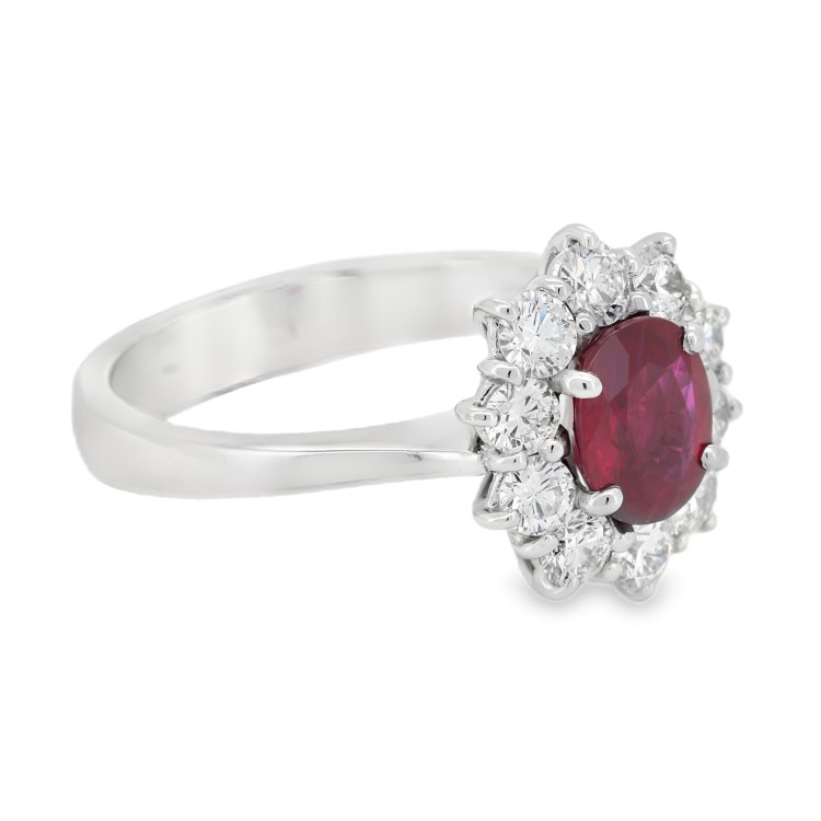 Anello Rubino Diamanti ct 0,95 Oro 18 kt