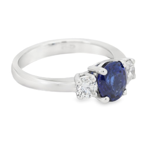 Anello Zaffiro BLU ct 1,75 e Diamanti ct 0,47 F VS2 e Oro Bianco 18 kt  4,67 gr