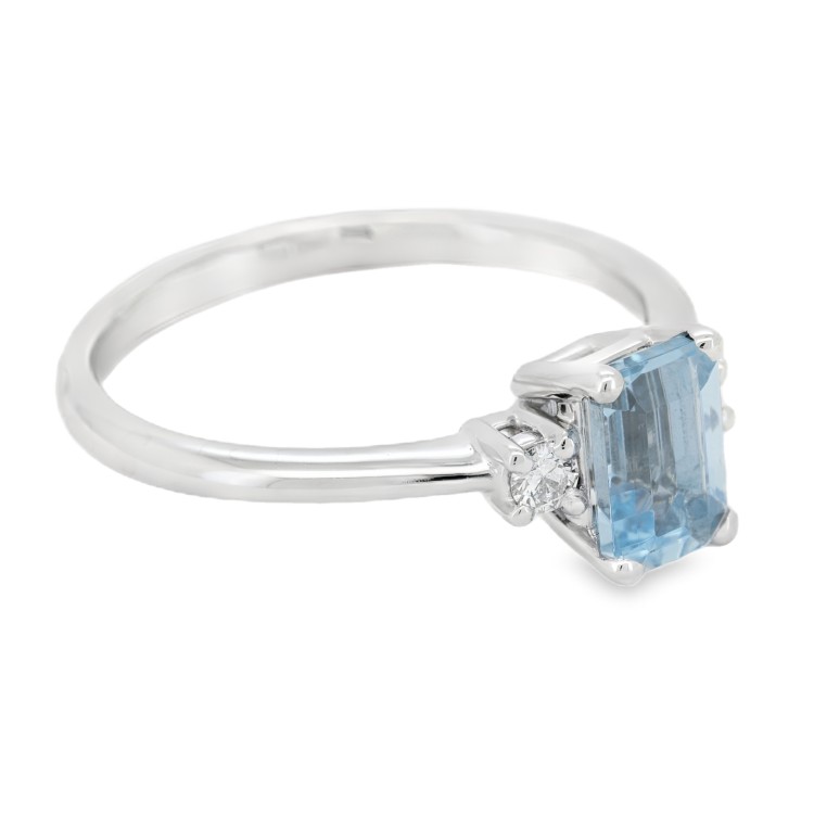 Anello Acquamarina Ottagonale 7 x 5 mm ct 0,89 Diamanti 0,09 F VS2 Oro Bianco 18 kt 3,12 gr
