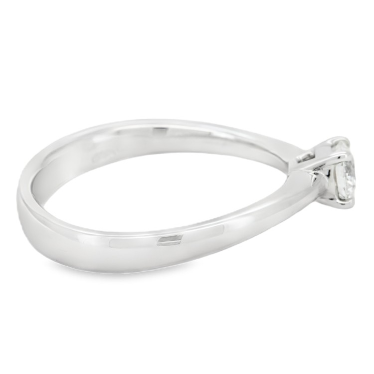 Anello Solitario Diamante Modello 4VAS ct 0,32 F VVS2 VG VG VG Oro bianco 18 kt GIA 5363744110 iscrizione Laser 3,53 gr