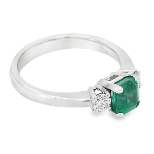 Anello Smeraldo Rettangolare ct 0,88 diamanti  ct 0,26 F VS2 Oro Bianco 18 kt 3,82 gr
