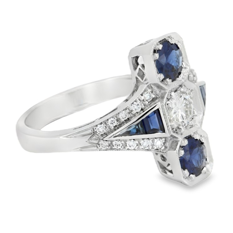 Anello Stile ART DEC0 Zaffiro Blu ct 1,20 Diamanti ct 0,22 + 0,10 F VVS Oro 18 kt 5,21 gr