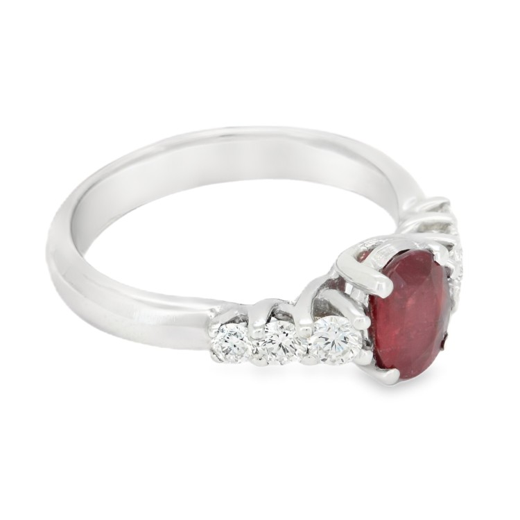 Anello Rubino ct 1,07 Diamanti taglio a Brillante ct 0,41 F SI e Oro Bianco 750 18 kt 4,7 gr